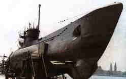 U-995 waehrend der Restaurierung in Kiel